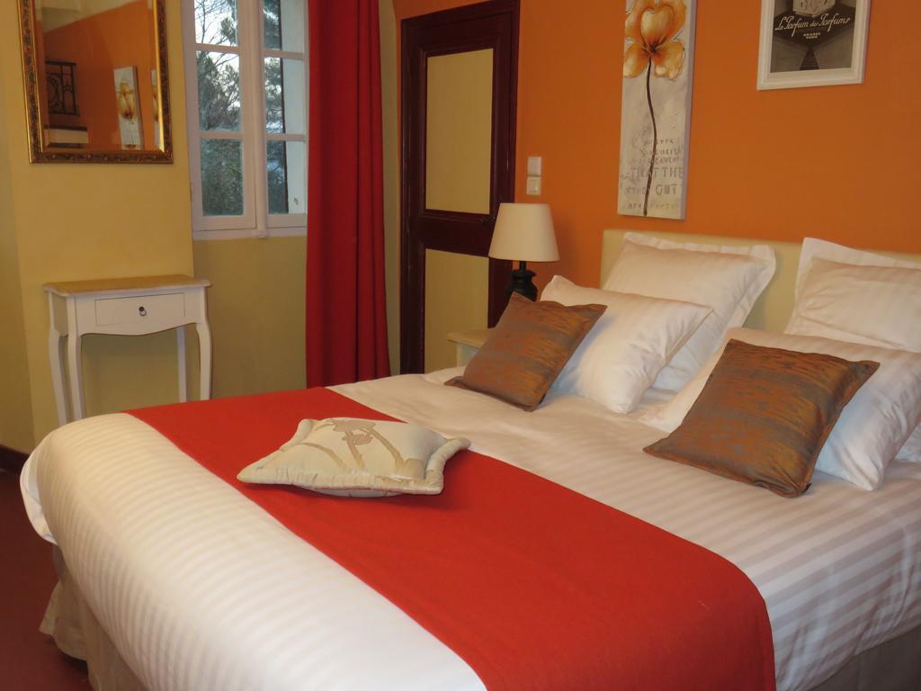 Le Clos Des Canebiers Bed and Breakfast Γκρας Δωμάτιο φωτογραφία