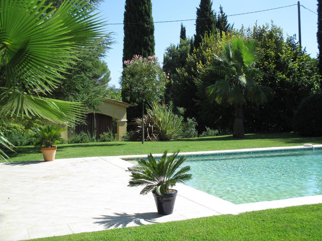 Le Clos Des Canebiers Bed and Breakfast Γκρας Εξωτερικό φωτογραφία
