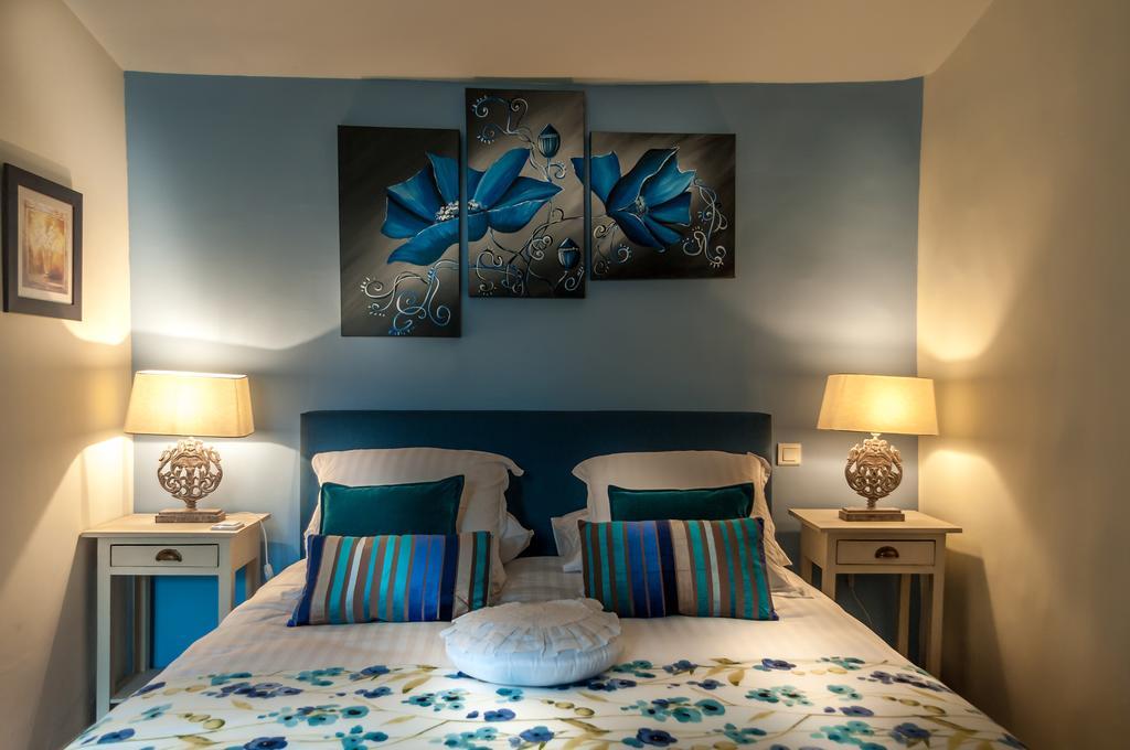 Le Clos Des Canebiers Bed and Breakfast Γκρας Δωμάτιο φωτογραφία
