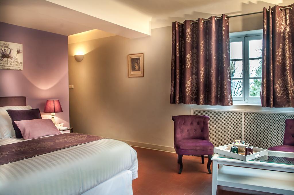 Le Clos Des Canebiers Bed and Breakfast Γκρας Δωμάτιο φωτογραφία