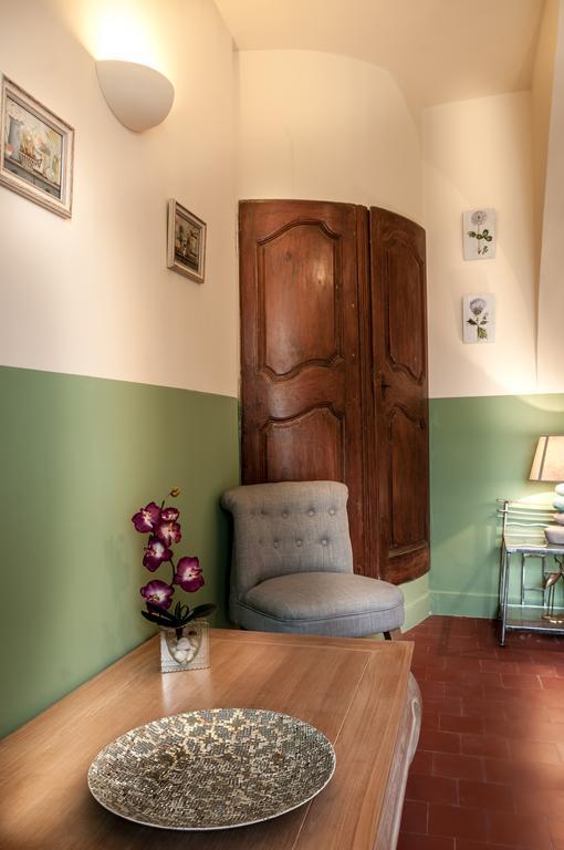 Le Clos Des Canebiers Bed and Breakfast Γκρας Δωμάτιο φωτογραφία