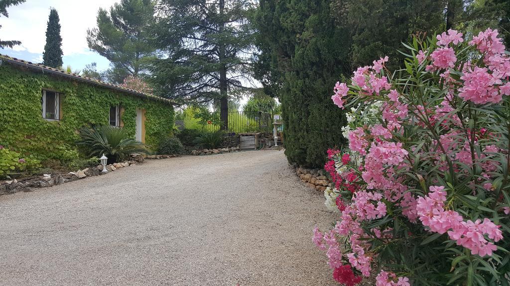 Le Clos Des Canebiers Bed and Breakfast Γκρας Εξωτερικό φωτογραφία