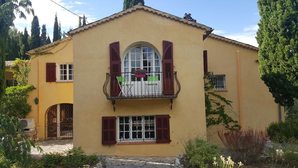 Le Clos Des Canebiers Bed and Breakfast Γκρας Εξωτερικό φωτογραφία