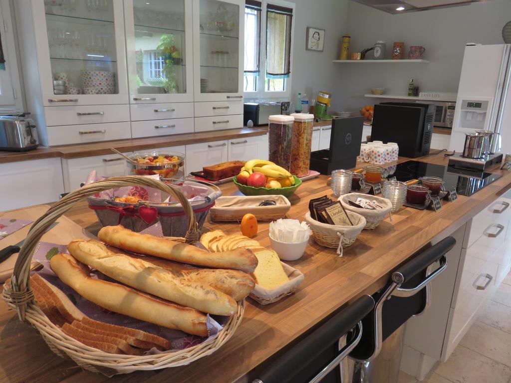 Le Clos Des Canebiers Bed and Breakfast Γκρας Εξωτερικό φωτογραφία