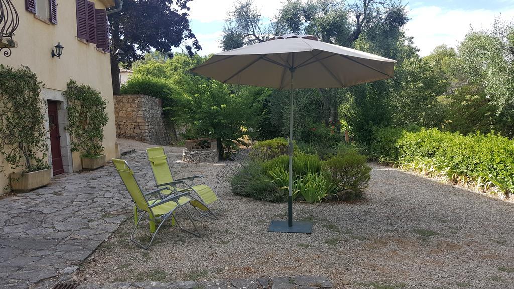Le Clos Des Canebiers Bed and Breakfast Γκρας Εξωτερικό φωτογραφία