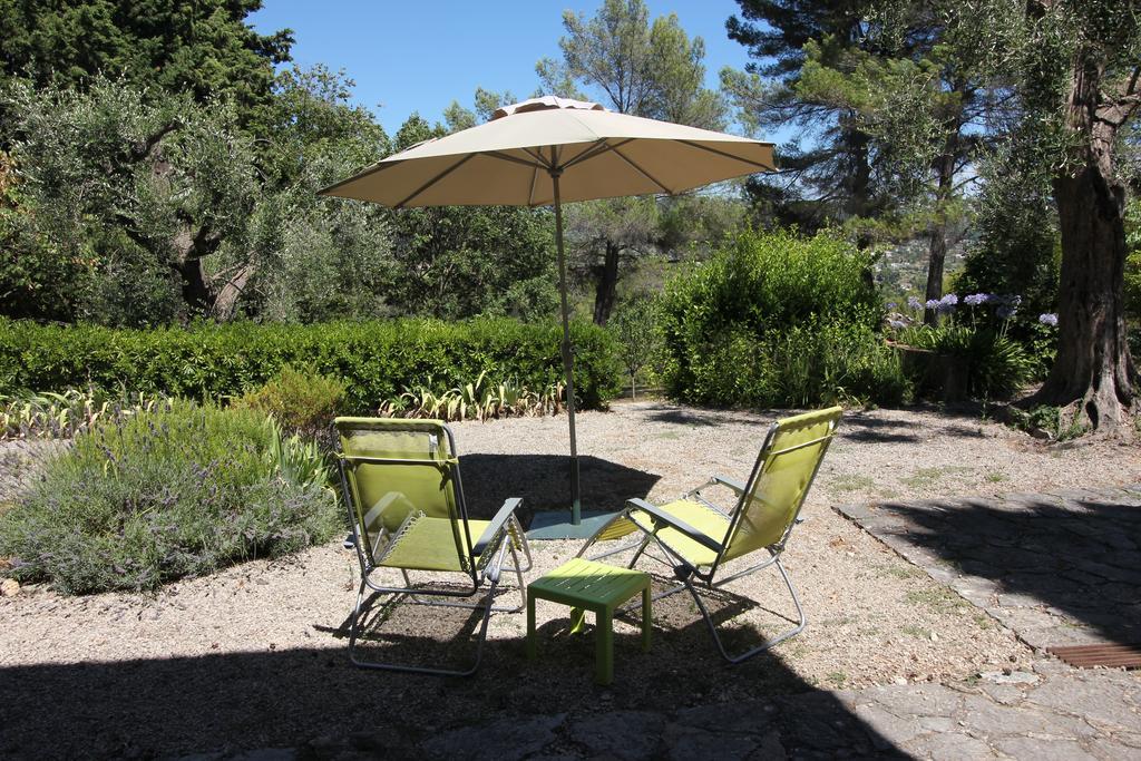 Le Clos Des Canebiers Bed and Breakfast Γκρας Εξωτερικό φωτογραφία